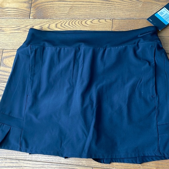 Nike skirt - Picture 1 of 4